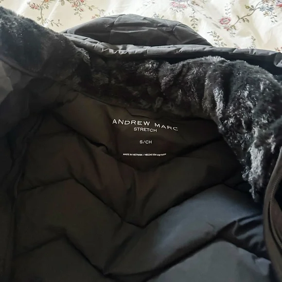 Andrew Marc Women's Hooded Puffer Coat - Picture 4 of 4